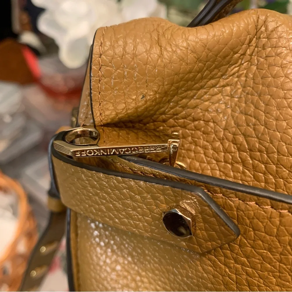 ❤️Price Drop❤️HP⭐️❤️Rebecca Minkoff Tan Leather Messenger Satchel - Picture 5 of 16
